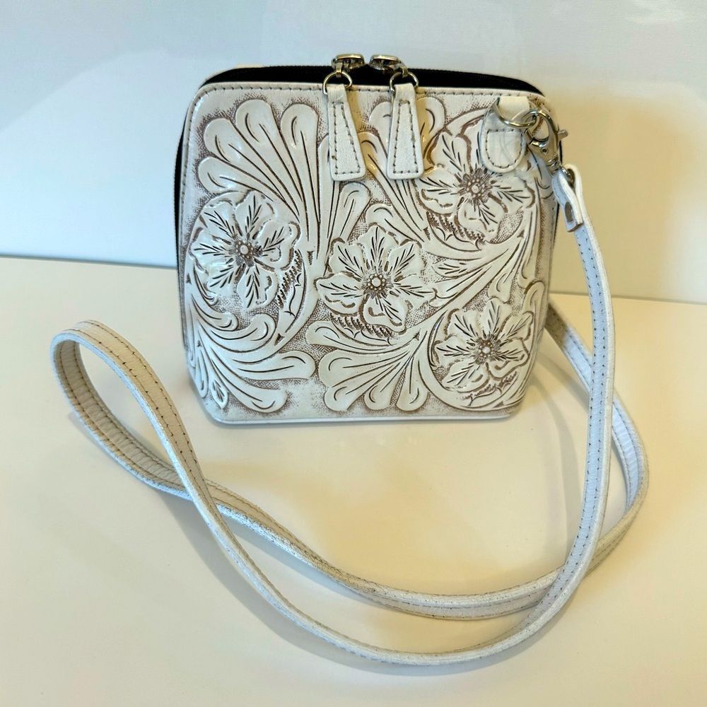 Origenes by David Luna White Leather Crossbody Bag Floral & Basket Tooling boho